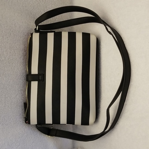 Minnie Mouse Purse - Picture 2 of 12